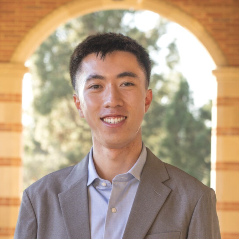 Portrait photo of Winston Li